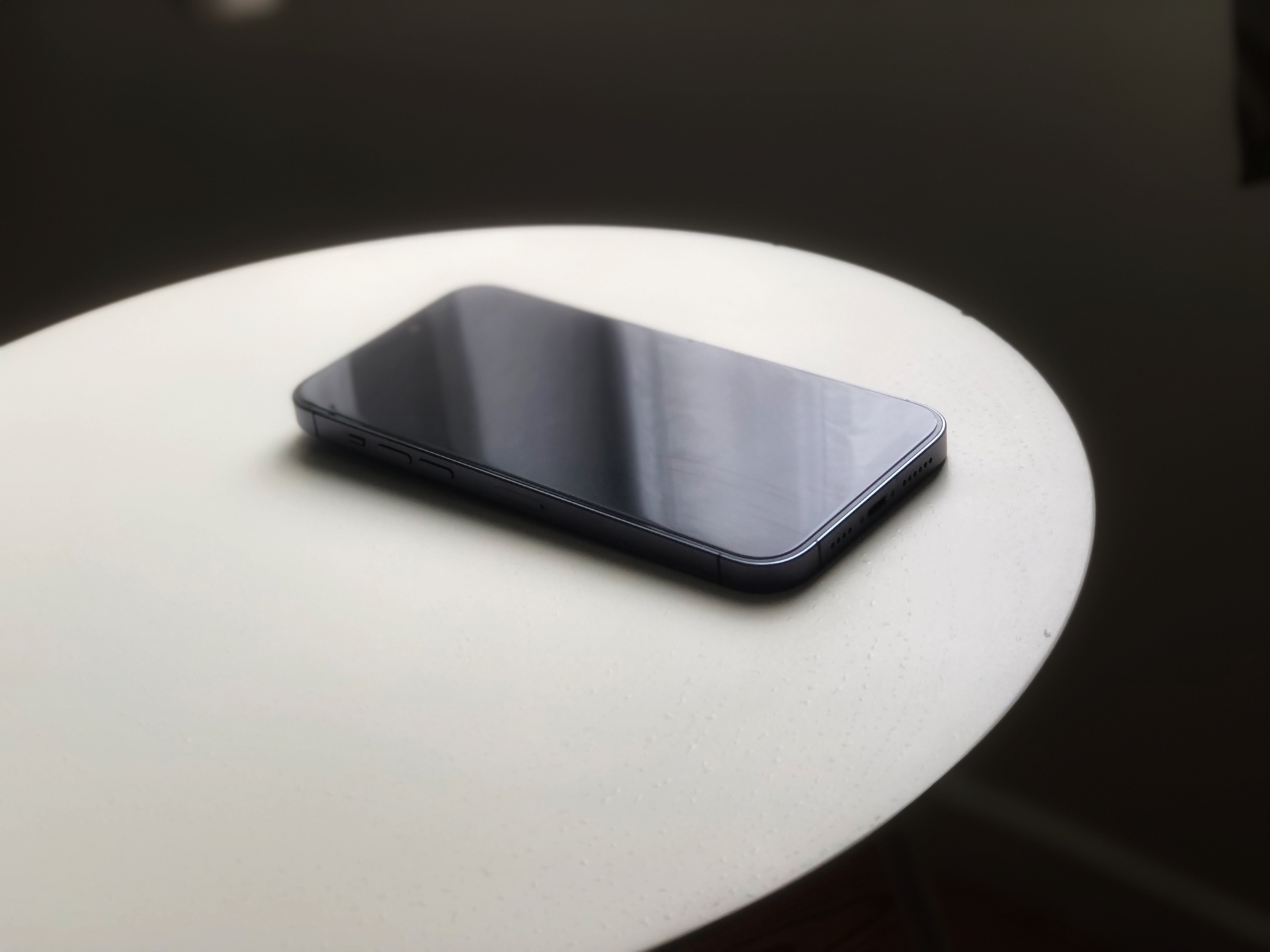 スマホの放置のイメージ